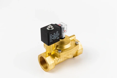 Magneettiventtiili 1 1/2", AC 220 V (NC)